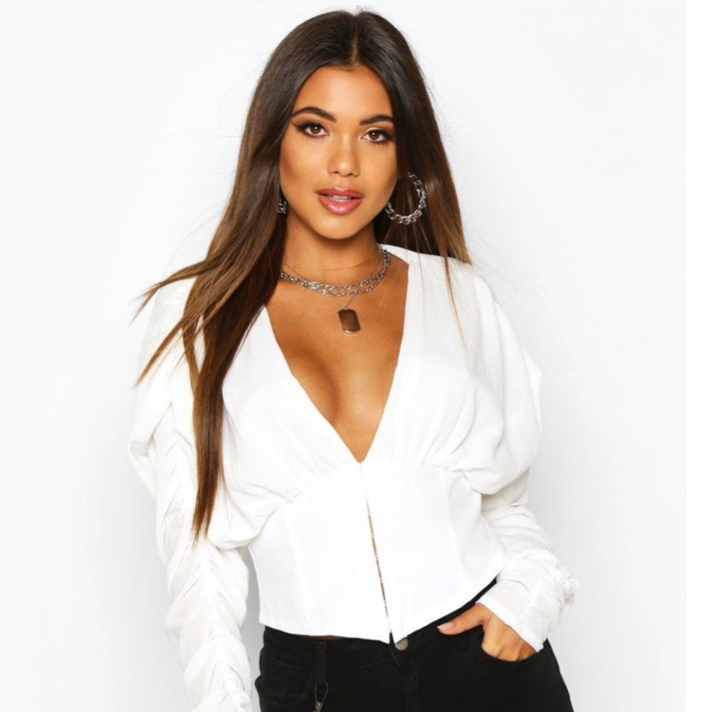 NWT White long sleeve Boohoo Top